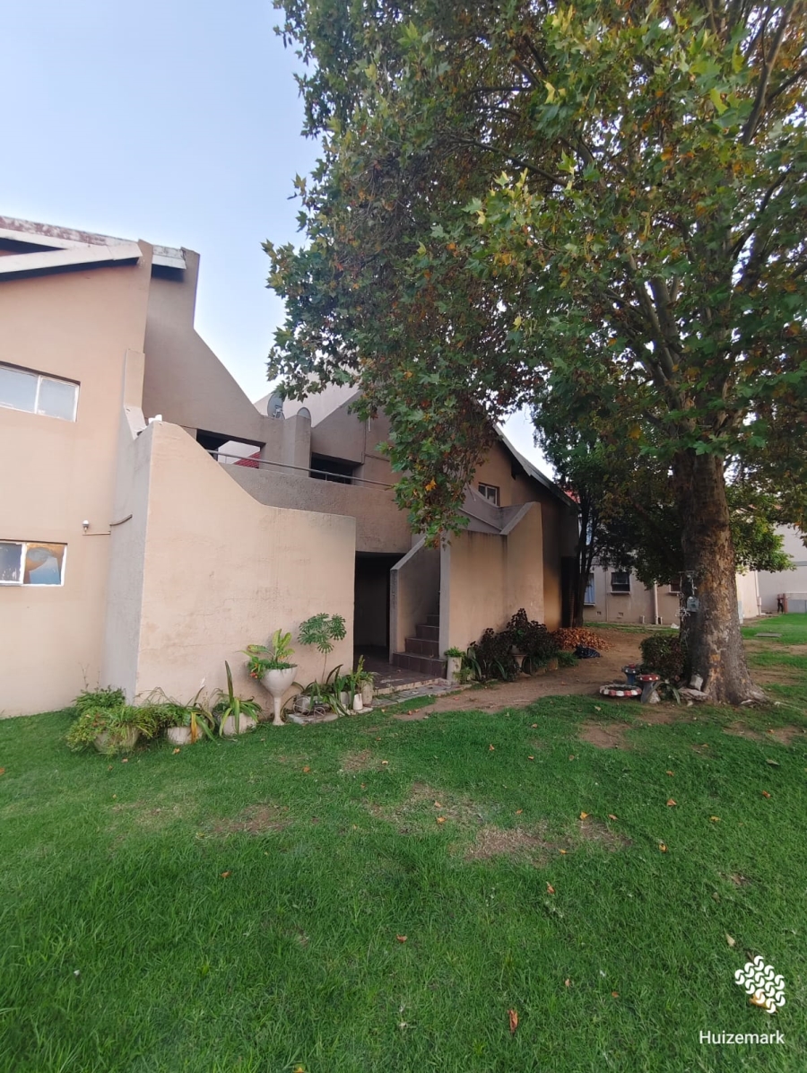 2 Bedroom Property for Sale in Vaalpark Free State